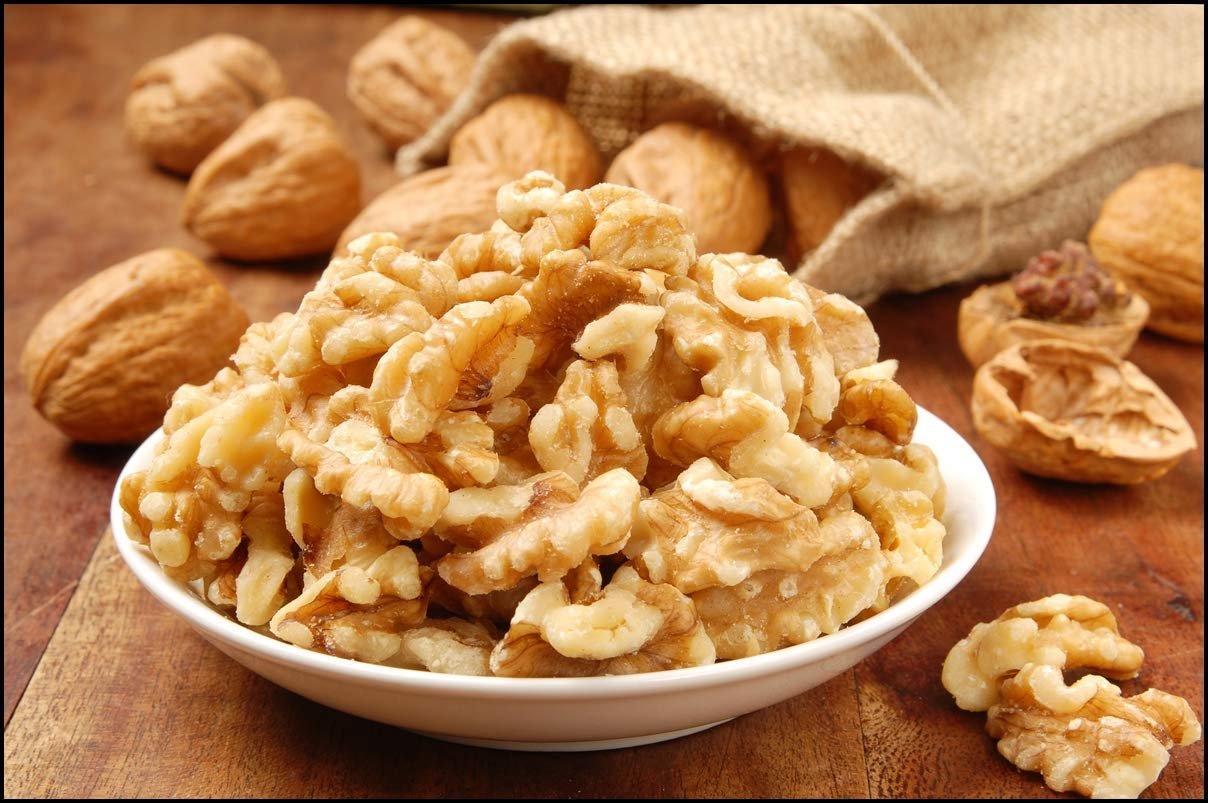 Walnuts Without Shell 4 Piece Light Half Colour